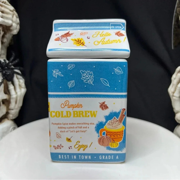 DW Home GOODIES Fall Halloween Milk Carton Pumpkin Cold Brew Scented Candle - Picture 7 of 12